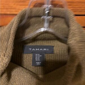 Tahari green Knit Sweater